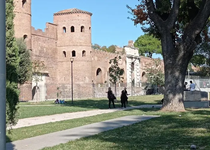 Casetta Miclo A 2 Minuti Dalla Metro A E C Vicino Al Colosseo Apartment *